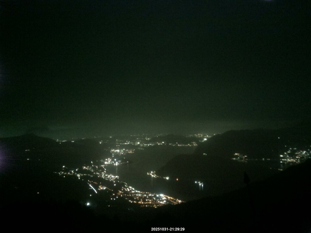 Image: 2025-10-31_21-30.jpg