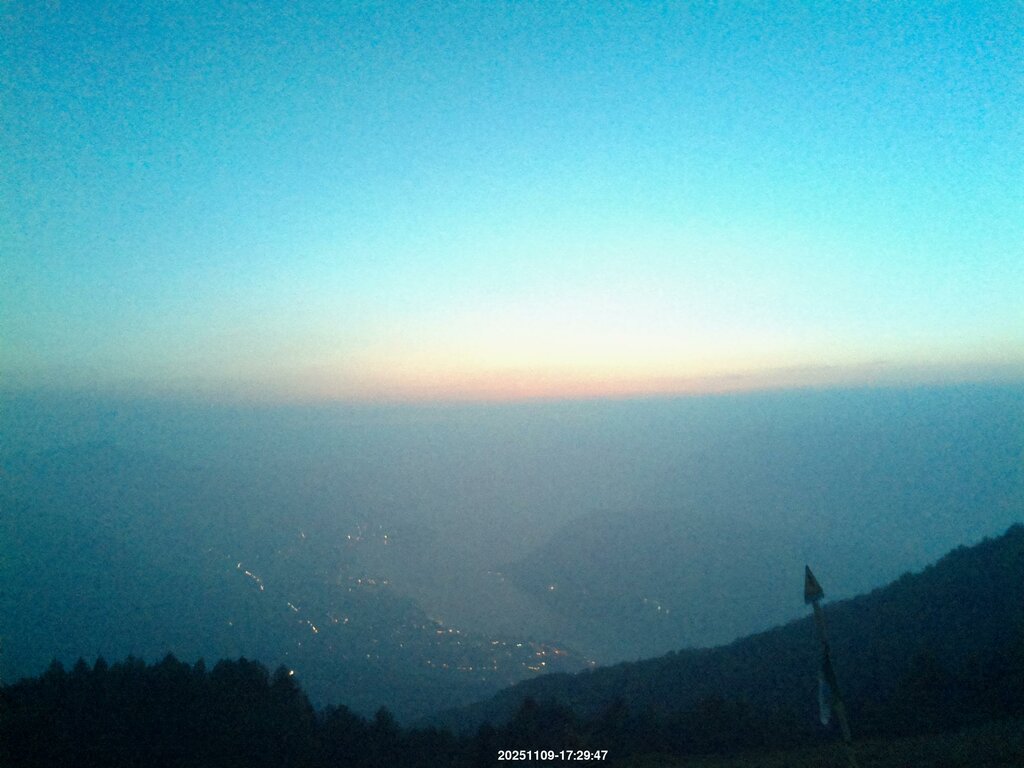 Image: 2025-11-09_17-30.jpg