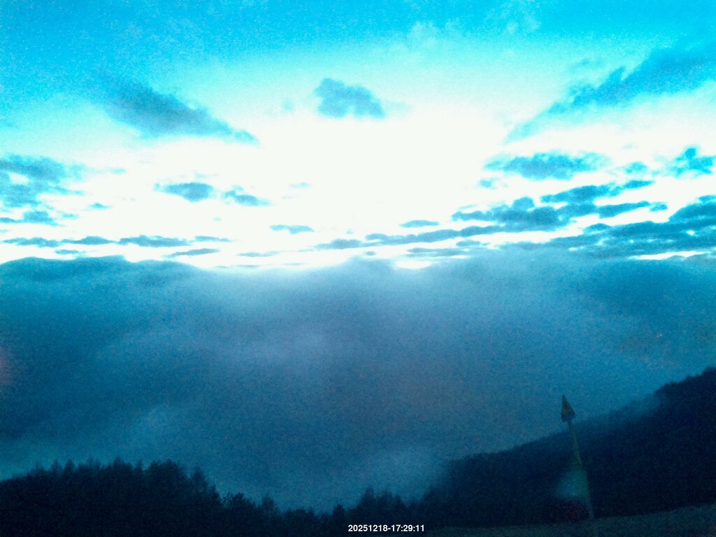 Image: 2025-12-18_17-30.jpg